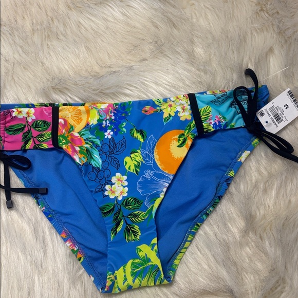 Bar III New 
Women’s Tropical- Print Shirred - Side Hipser Bikini Bottom - Picture 7 of 11